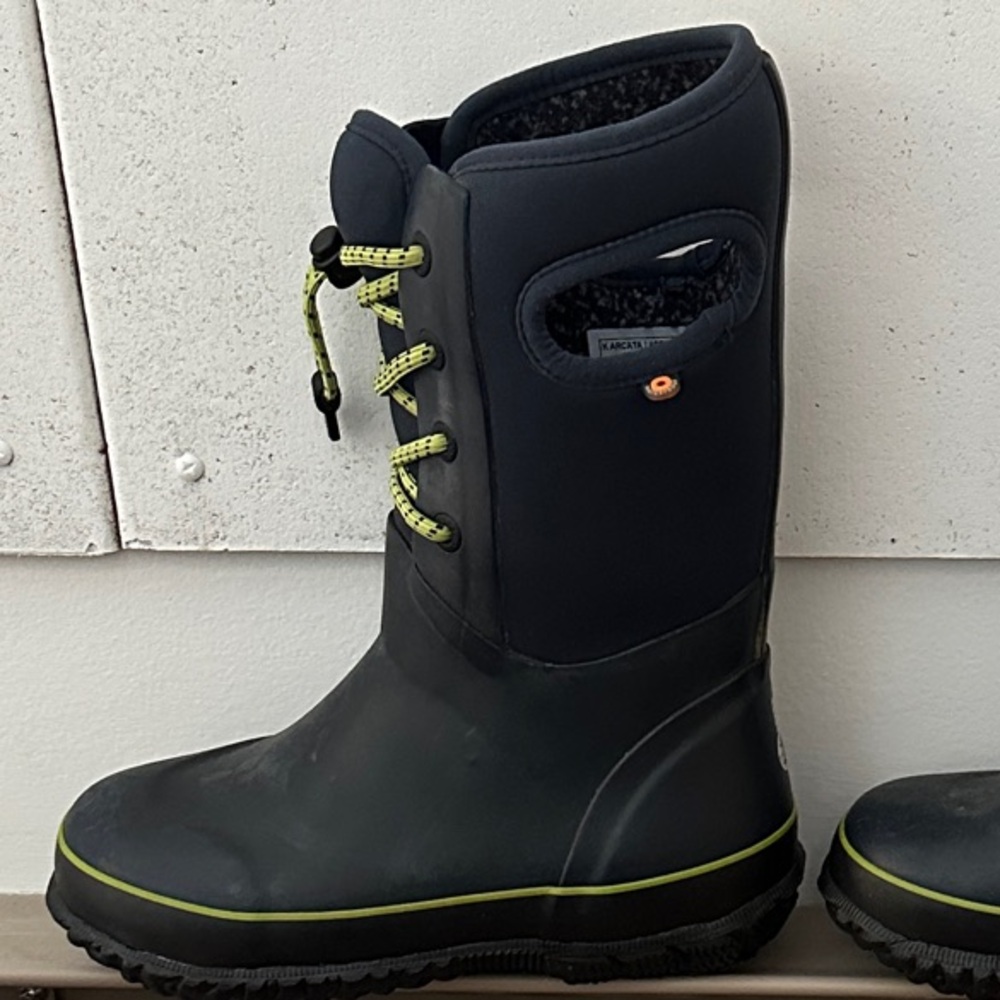 Bogs Black and Lime Kids Rain Boots